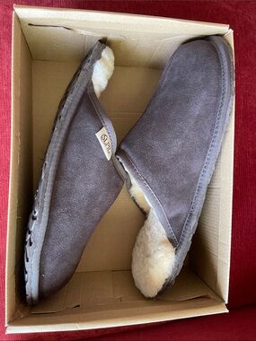 Sova by SLPR Men's Genuine Cow Suede Shearling Mules Slippers, Sz 12 (Brand new)